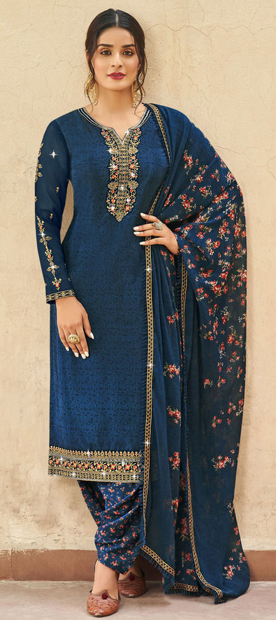 50 Different Salwar Suit (Kameez) Designs For Women 2023 | Punjabi wedding  suit, Indian wedding, Indian wedding photography