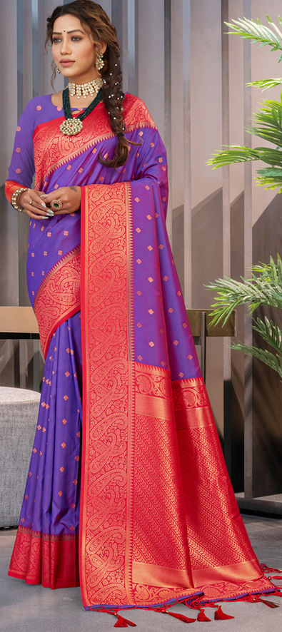 Designer Heavy border Laheriya Weaving Work Saree With Rich Pallu