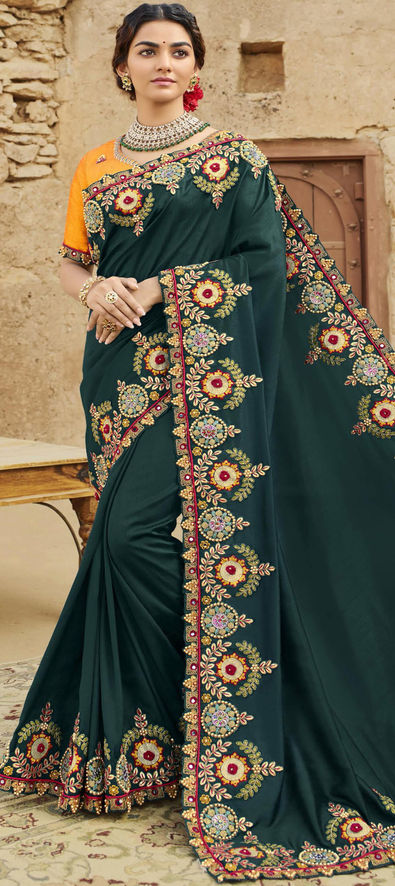 Green Colore Bollywood Style Kanchipuram Silk Traditional Saree Bold and  Beautiful Saree With Weaving Silk Exclusive Indian Wedding Saree - Etsy  Norway