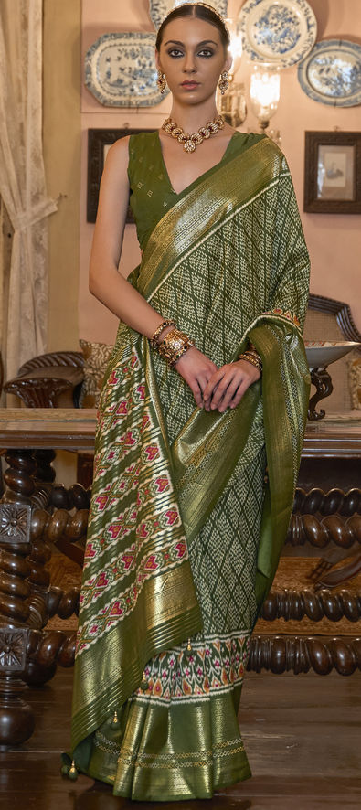 Buy Forest Green Wedding Reception Saree With Embroidered Borders and  Matching Blouse, Green Indian Wedding Engagement Sari Online in India - Etsy