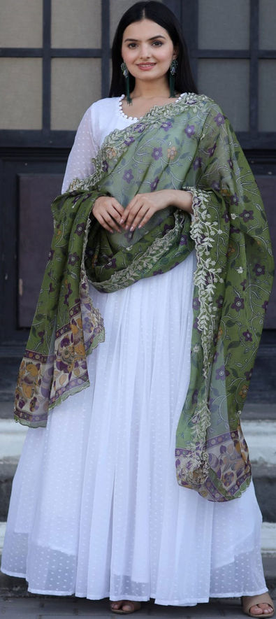 Georgette White Color Lehenga Choli With Lucknowi Work and Bandhani Silk  Dupatta in USA, UK, Malaysia, South Africa, Dubai, Singapore