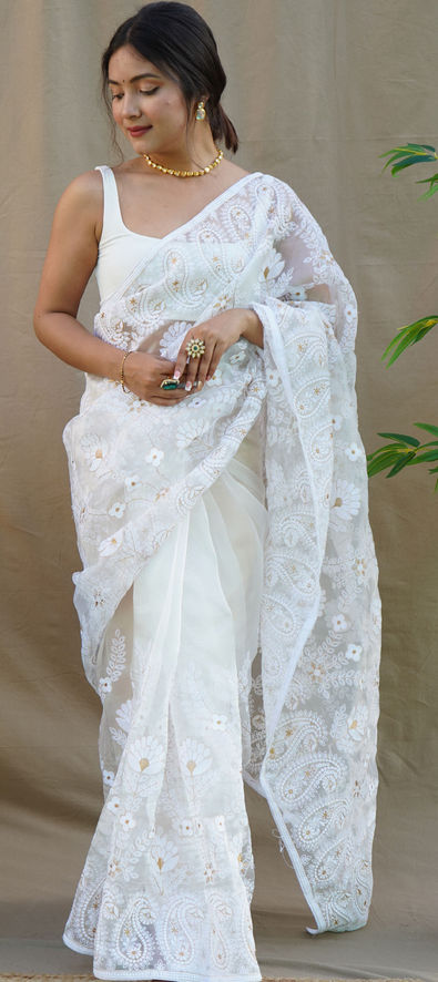 Saree : white pure georgette floral printed regular wear ...