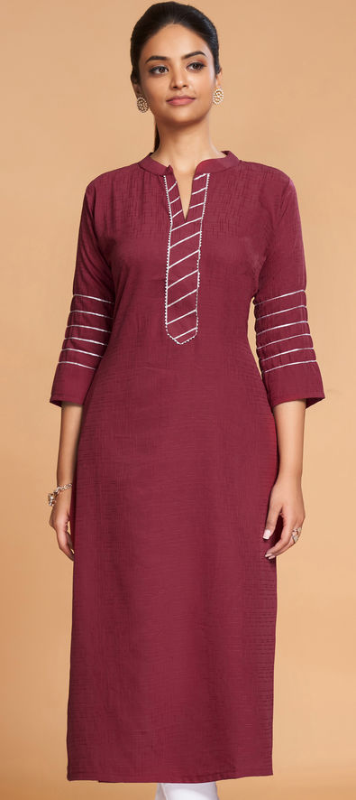 Buy online Maroon Solid Straight Kurti from Kurta Kurtis for Women by  Cottinfab for ₹679 at 64% off | 2024 Limeroad.com