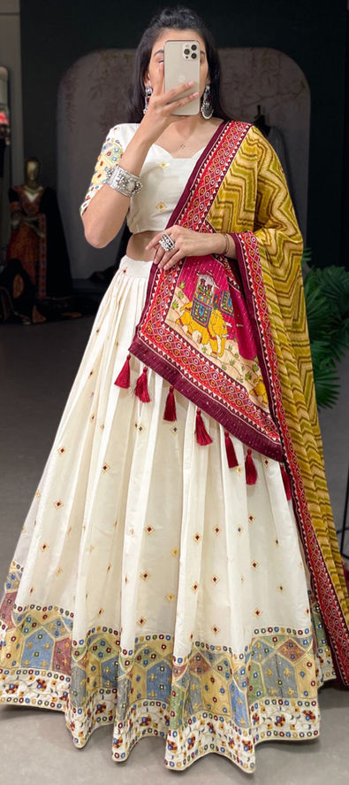 Buy Designer Multi off White Lehenga Choli in Gaji Silk Dupatta Bollywood  Lehenga Sabyasachi Lehenga Bollywood Style Lehenga. Online in India - Etsy