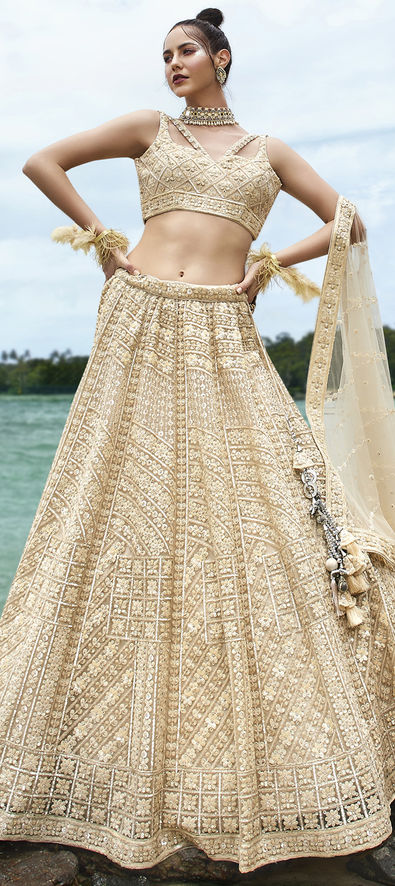 Golden Colour Bridal Lehenga: the Diva in You Unleashed for D-day