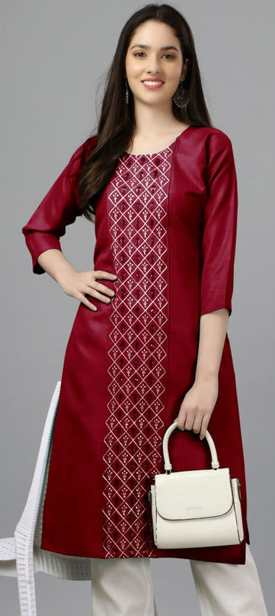 Online Red Kurti with Printed Work LKV002100