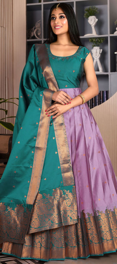 Wedding, Party Bangalori Silk, Banarasi Silk Designer Gown at Rs 3000 in  Mapusa