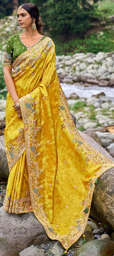 Demanding Yellow Soft Banarasi Silk Saree With Nemesis Blouse Piece –  LajreeDesigner