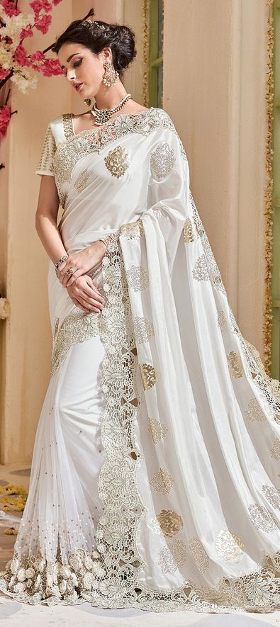 Signature bridal banarasi saree in Off-white Shade Intricately Jeri Wo –  Kavani Bridal Wear